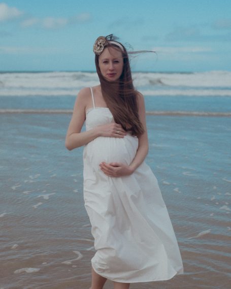 Maternity shoot on the beach